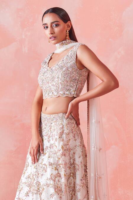 Mirroir_White Organza Lining Shantoon Sequin And Beads V Embroidered Bridal Lehenga Set _Online_at_Aza_Fashions
