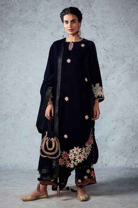 Ajiesh Oberoi Ruhi Velvet Kurta Palazzo Set 