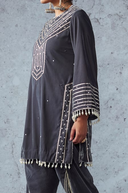 Ajiesh Oberoi Nusrat Velvet Kurta & Salwar Set 