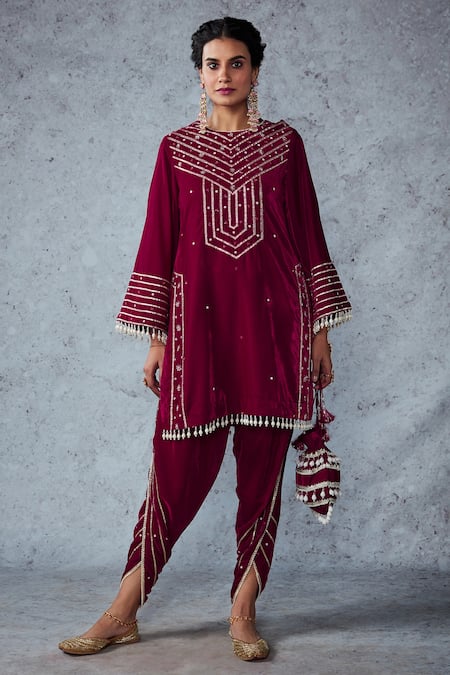 Ajiesh Oberoi Nusrat Velvet Kurta & Salwar Set 