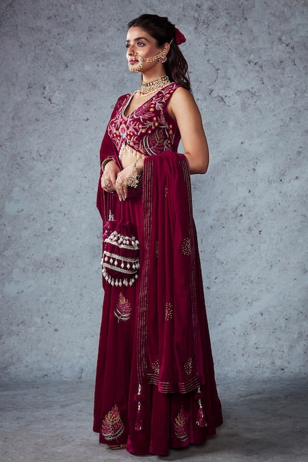 Buy_Ajiesh Oberoi_Pink Velvet Thread, Cutdana And Beads V Neck Naveli Crop Top Sharara Set _Online_at_Aza_Fashions