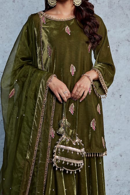 Shop Ajiesh Oberoi Green Velvet And Organza Thread & Sequin Round Jahaan Kurta Gharara Set at Aza Fashions Shop_Ajiesh Oberoi_Green Velvet And Organza Thread & Sequin Round Jahaan Kurta Gharara Set _at_Aza_Fashions