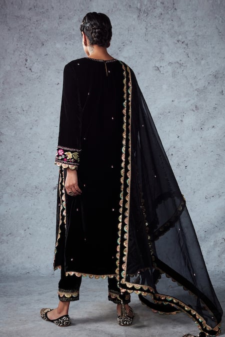 Shop_Ajiesh Oberoi_Black Velvet And Organza Embroidery Thread & Sequin Round Raahat Kurta Set _at_Aza_Fashions