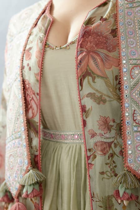 Torani Green Jacket Silk Organza Ghera Handwoven Thin Chanderi Jaituni Balochi With at Aza Fashions Torani_Green Jacket Silk Organza Ghera Handwoven Thin Chanderi Jaituni Balochi With _at_Aza_Fashions