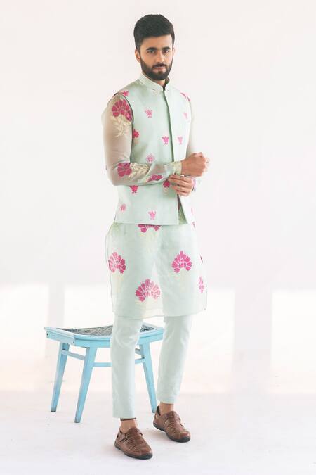 Vaani Beswal Blue Block Print, Thread Work Enlighten Kurta And Bundi Set Online at Aza Fashions Vaani Beswal_Blue Block Print, Thread Work Enlighten Kurta And Bundi Set _Online_at_Aza_Fashions