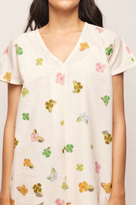 Swati Vijaivargie White Linen Cotton Floral V Neck Print Dress at Aza Fashions Swati Vijaivargie_White Linen Cotton Floral V Neck Print Dress _at_Aza_Fashions