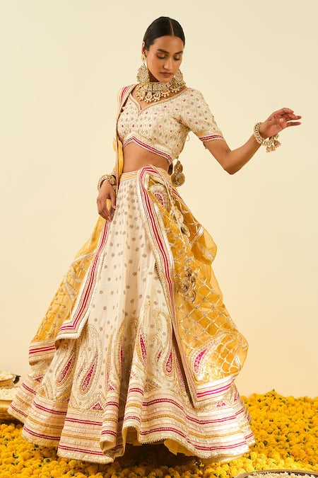 Sheetal Batra_White Lehenga And Blouse - Raw Silk Dupatta - Shahnaz Embroidered Bridal Set _Online_at_Aza_Fashions