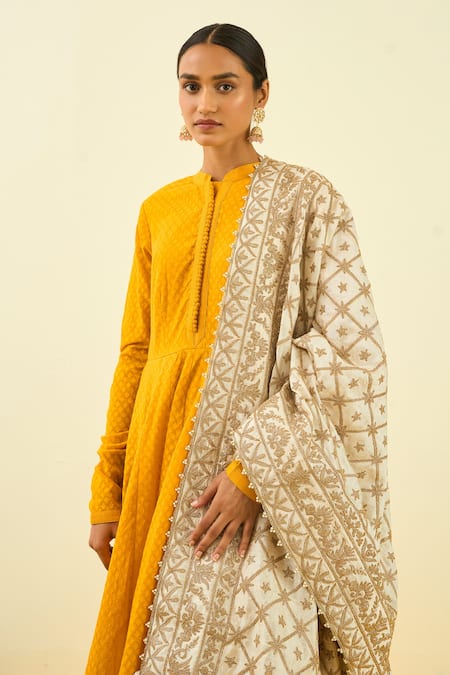 Sheetal Batra_White Raw Silk Tilla Embroidered Dupatta_Online_at_Aza_Fashions
