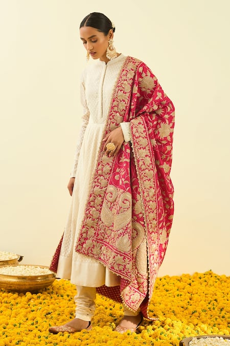 Sheetal Batra Pink Raw Silk Embroidered Tilla Dupatta 