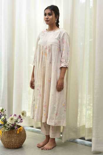 Tussah By Siddhi Shah_White Handloom Cotton Floral Print Round Kurta And Pant Set _Online_at_Aza_Fashions