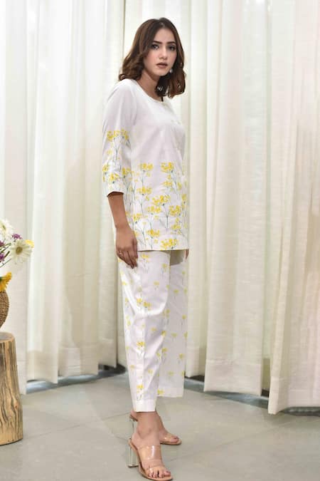 Tussah By Siddhi Shah_White Poplin Floral Print Round Top And Pant Set_Online_at_Aza_Fashions