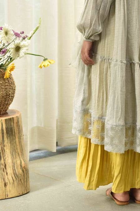 Tussah By Siddhi Shah_Yellow Cotton Round Textured Tunic With Inner _at_Aza_Fashions