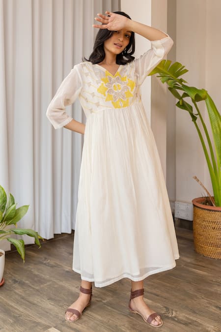 Shop_Khamaj India_White Cotton, Chanderi Floral V Neck Anarkali And Pant Set _at_Aza_Fashions