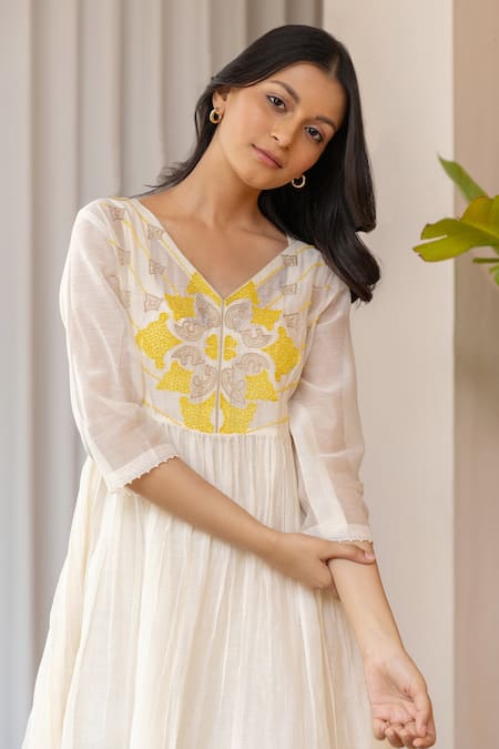 Shop_Khamaj India_White Cotton, Chanderi Floral V Neck Anarkali And Pant Set _Online_at_Aza_Fashions