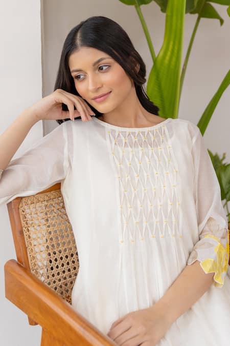 Khamaj India_White Cotton, Chanderi Floral Round Smocked Dress _Online_at_Aza_Fashions