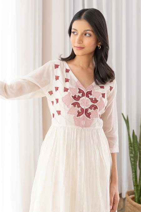 Khamaj India White Cotton, Chanderi Floral V Neck Anarkali And Pant Set Online at Aza Fashions Khamaj India_White Cotton, Chanderi Floral V Neck Anarkali And Pant Set _Online_at_Aza_Fashions