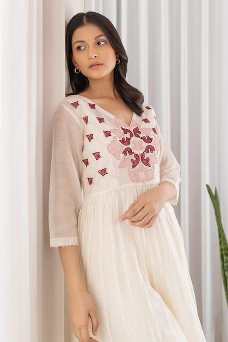 Buy Khamaj India White Cotton, Chanderi Floral V Neck Anarkali And Pant Set Online at Aza Fashions Buy_Khamaj India_White Cotton, Chanderi Floral V Neck Anarkali And Pant Set _Online_at_Aza_Fashions
