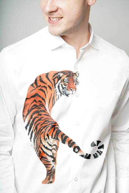 Buy Avalipt White 100% Cotton, Satin Weave Tiger Motif The Great Indian Hand Painted Shirt Online at Aza Fashions Buy_Avalipt_White 100% Cotton, Satin Weave Tiger Motif The Great Indian Hand Painted Shirt _Online_at_Aza_Fashions