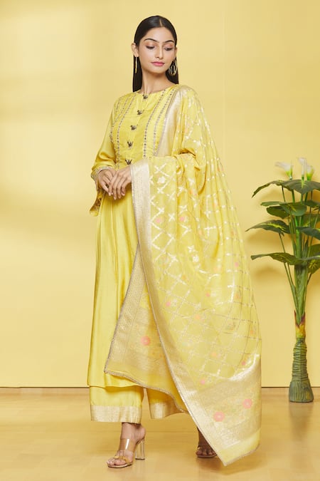 Buy_Shikhha Goyal_Yellow Dupatta- Weaving, Kurta, Palazzo- Cotton Silk Floral Embroidered Set_Online_at_Aza_Fashions