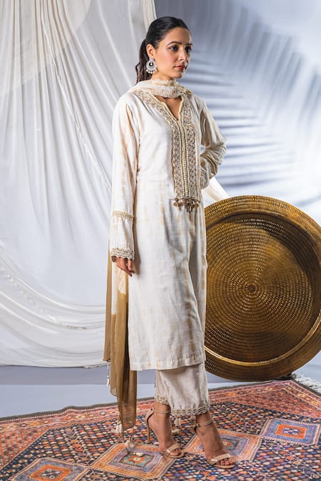 Soniya G_White Silk Blend Beads V Neck Tie Dye Kurta Pant Set _Online_at_Aza_Fashions