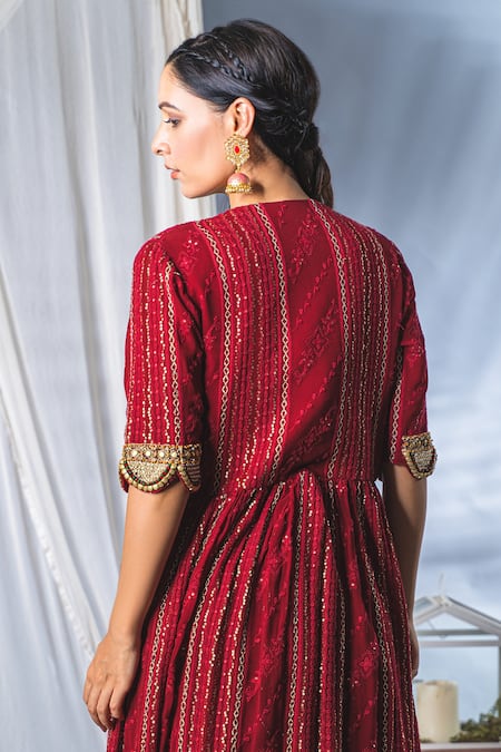 Soniya G_Red Lucknowi Sequin And Beads, Thread Square Neck Cape Lehenga Set _at_Aza_Fashions