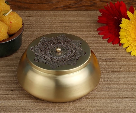 Nakshikathaa - Homeware Dohar Brass Flat Base Jar 