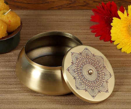 Nakshikathaa - Homeware Dohar Brass Flat Base Jar 