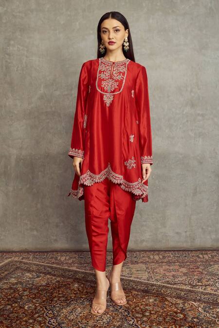 Jayanti Reddy_Red Cheniya Silk Floral Keyhole Embroidered Kurta And Dhoti Pant Set _Online_at_Aza_Fashions