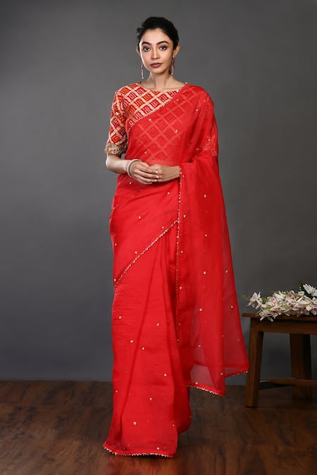 Onaya Embroidered Saree With Blouse 