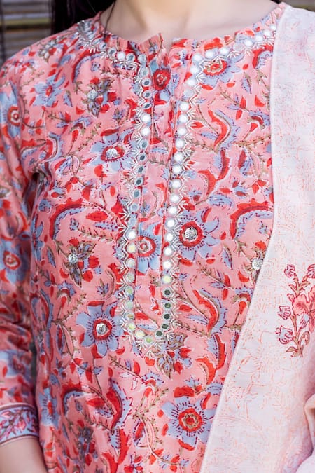 Buy_Missprint_Peach Cotton, Chanderi Block Print, Mirror Work High Neck Kurta Set _Online_at_Aza_Fashions