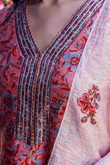 Buy Missprint Peach Cotton, Chanderi Block Print, Gota Work High Neck Kurta Set Online at Aza Fashions Buy_Missprint_Peach Cotton, Chanderi Block Print, Gota Work High Neck Kurta Set _Online_at_Aza_Fashions