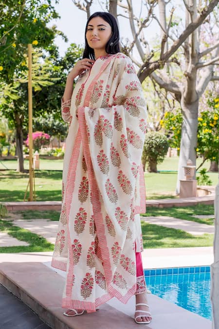 Buy Missprint White Cotton, Chanderi Block Print Notched Kurta Set Online at Aza Fashions Buy_Missprint_White Cotton, Chanderi Block Print Notched Kurta Set _Online_at_Aza_Fashions