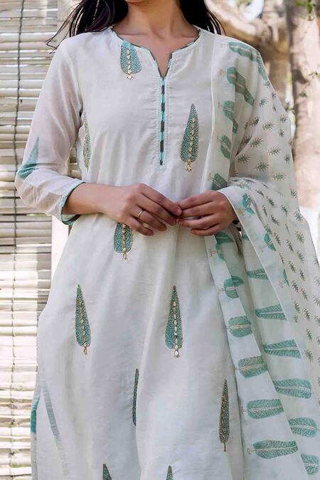 Shop_Missprint_White Cotton, Chanderi Block Print, Gota Work Round Notched Kurta Set _Online_at_Aza_Fashions