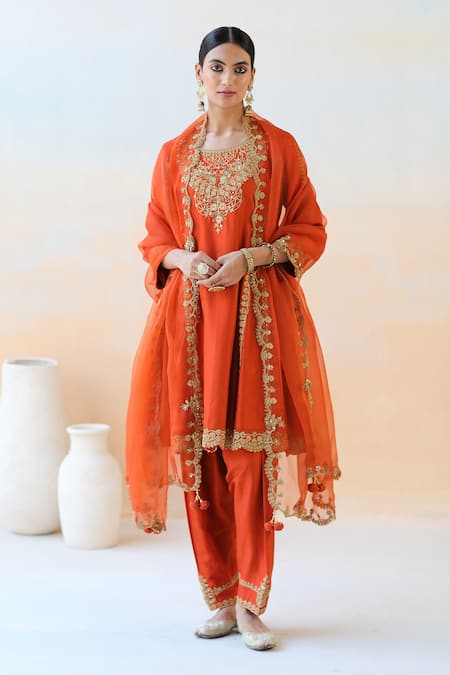 Aman Takyar Floral Embroidered Kurta Set 