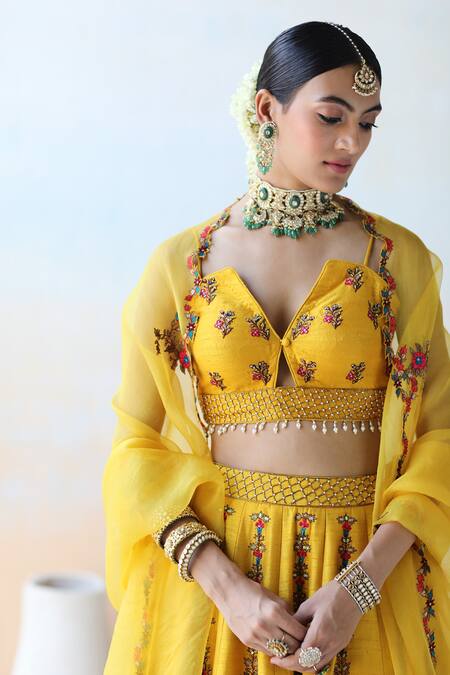 Buy Aman Takyar Yellow Raw Silk, Organza Cutdana, Floral, Sequin Embroidered Bridal Lehenga Set Online at Aza Fashions Buy_Aman Takyar_Yellow Raw Silk, Organza Cutdana, Floral, Sequin Embroidered Bridal Lehenga Set _Online_at_Aza_Fashions