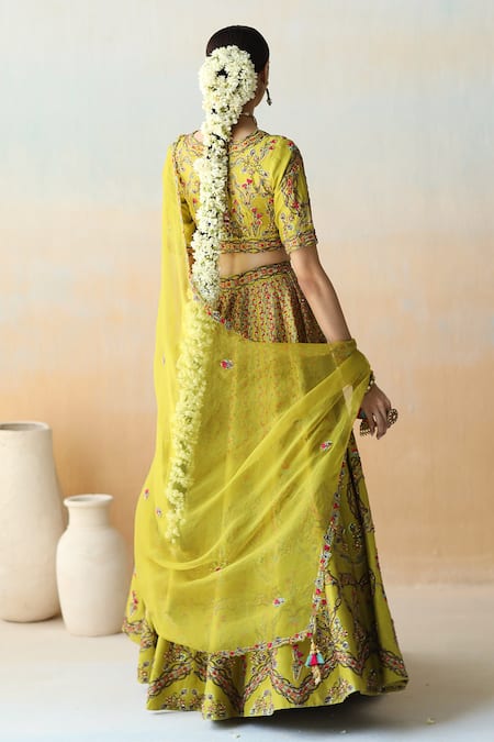 Shop Aman Takyar Green Organza, Dupion Silk Cutdana, Floral, Embroidered Bridal Lehenga Set at Aza Fashions Shop_Aman Takyar_Green Organza, Dupion Silk Cutdana, Floral, Embroidered Bridal Lehenga Set _at_Aza_Fashions