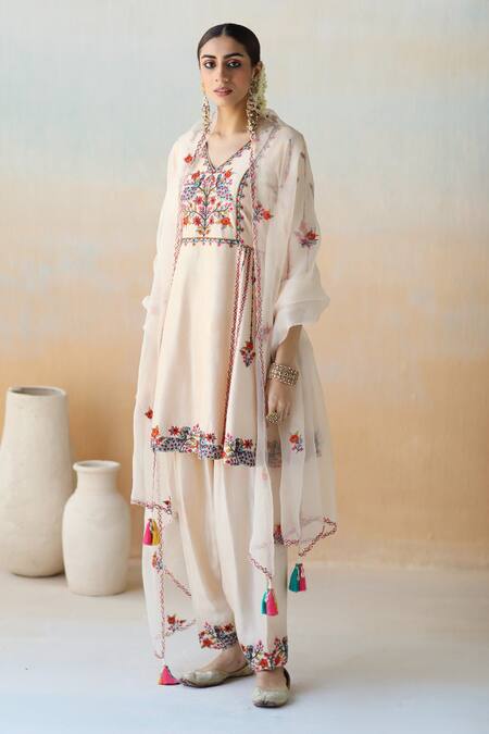 Aman Takyar_White Organza, Dupion Silk Floral, Aari V Neck Embroidered Kurta Set _Online_at_Aza_Fashions