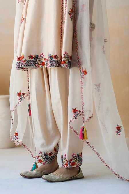 Shop_Aman Takyar_White Organza, Dupion Silk Floral, Aari V Neck Embroidered Kurta Set _Online_at_Aza_Fashions