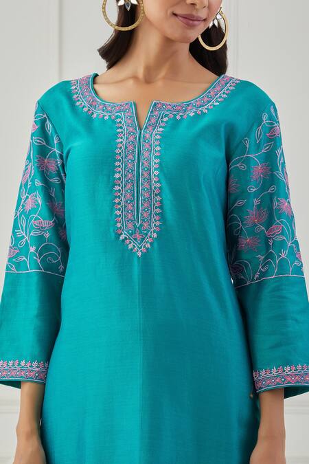 Shop_Priya Chaudhary_Blue Chanderi Silk Sequins, Thread Work Round Notched Embroidered Kurta Set _Online_at_Aza_Fashions