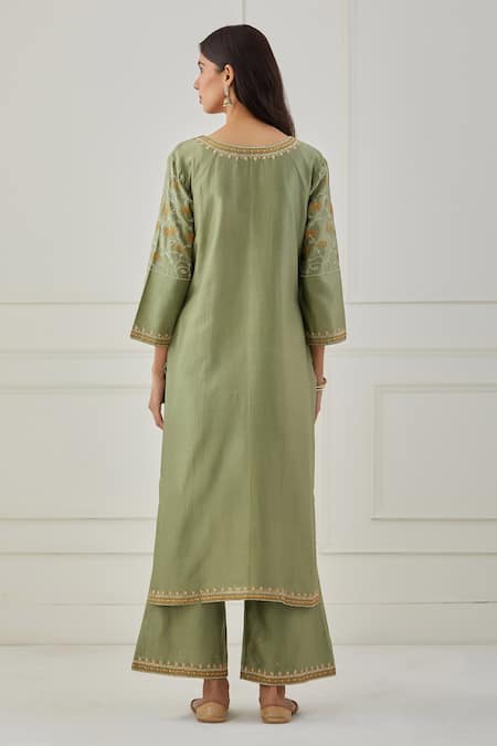 Shop Priya Chaudhary Green Chanderi Silk Sequins, Thread Work Round Notched Embroidered Kurta Set at Aza Fashions Shop_Priya Chaudhary_Green Chanderi Silk Sequins, Thread Work Round Notched Embroidered Kurta Set _at_Aza_Fashions