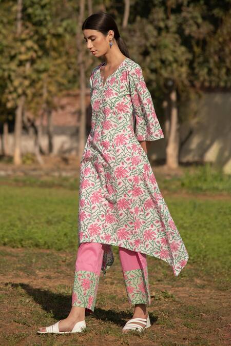 Marche White Cotton Floral Print Round Notched Gardenia Kurta And Pant Set Online at Aza Fashions Marche_White Cotton Floral Print Round Notched Gardenia Kurta And Pant Set_Online_at_Aza_Fashions