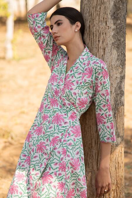 Buy Marche White Cotton Floral Print V Neck Gardenia Angrakha Kurta And Palazzo Set Online at Aza Fashions Buy_Marche_White Cotton Floral Print V Neck Gardenia Angrakha Kurta And Palazzo Set_Online_at_Aza_Fashions