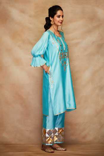 Gulabo By Abu Sandeep_Blue Gota Embroidered Kurta _Online_at_Aza_Fashions