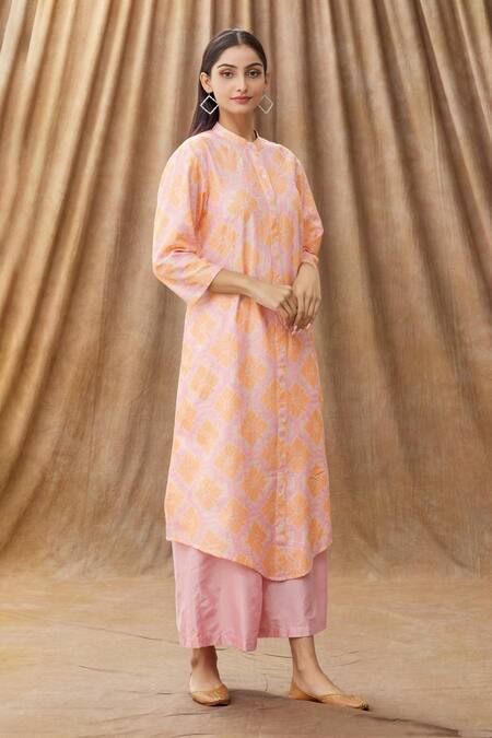 Manasi Sengupta_Peach Silk Chanderi Thread Work Mandarin Collar Kurta And Pant Set _Online_at_Aza_Fashions