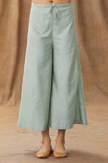 Manasi Sengupta Green Silk Chanderi Thread Work Mandarin Collar Kurta And Pant Set at Aza Fashions Manasi Sengupta_Green Silk Chanderi Thread Work Mandarin Collar Kurta And Pant Set_at_Aza_Fashions