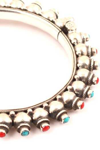 Sangeeta Boochra_Silver Plated Stones Embellished Bangle _Online_at_Aza_Fashions