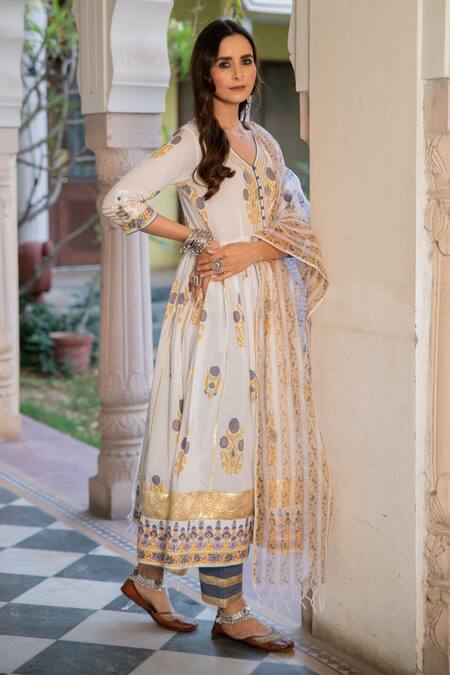 Maison Shefali_White Cotton Floral Print, Gota Work V Neck Chaand Tahira Mughal Anarkali Set _Online_at_Aza_Fashions