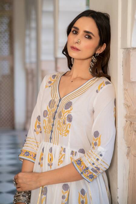 Maison Shefali_White Cotton Floral Print, Gota Work V Neck Chaand Tahira Mughal Anarkali Set _at_Aza_Fashions