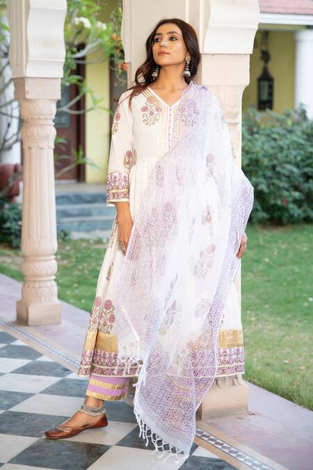 Maison Shefali_White Cotton Floral Print, Gota Work V Neck Chaand Tahira Mughal Anarkali Set _Online_at_Aza_Fashions