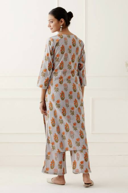 Shop Musal Grey 100% Cotton Floral Round Lin Print Kurta Set at Aza Fashions Shop_Musal_Grey 100% Cotton Floral Round Lin Print Kurta Set_at_Aza_Fashions
